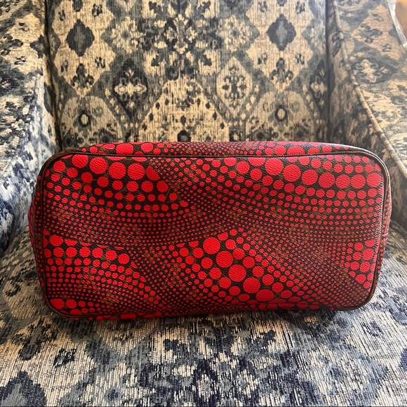 Louis Vuitton Kusama Neverfull MM Red - Picture 6 of 14